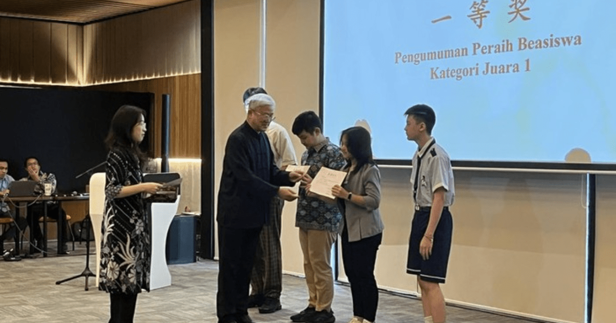 Konjen Tiongkok Berikan Beasiswa